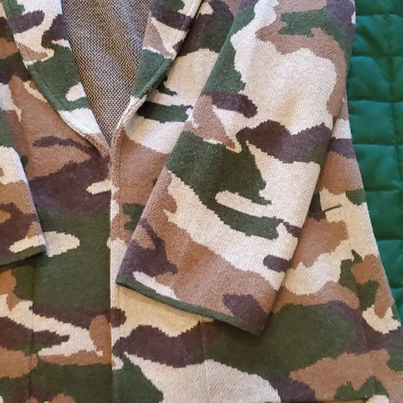 Sophie Open Front Camo Blazer - Picture 3 of 6
